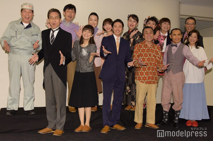 (後列左から)石井慎一、まいど豊、黒田こらん、菅原りこ、あめくみちこ、小林美江、山本ふじこ、中西良太(前列左から)佐渡稔、小林麻耶、辰巳雄大、佐藤B作、片岡鶴太郎、鈴木杏樹(C)モデルプレス