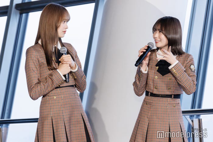 佐々木久美、丹生明里(C)モデルプレス