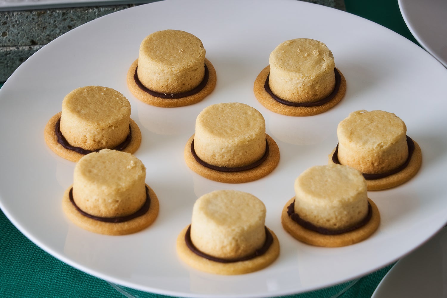 【黄昏】帽子仕立てのケーキ／画像提供：HMJ