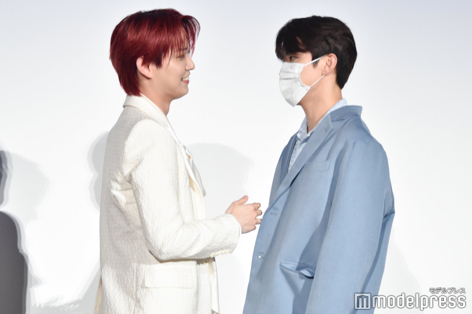 白岩瑠姫、河野純喜（C）モデルプレス