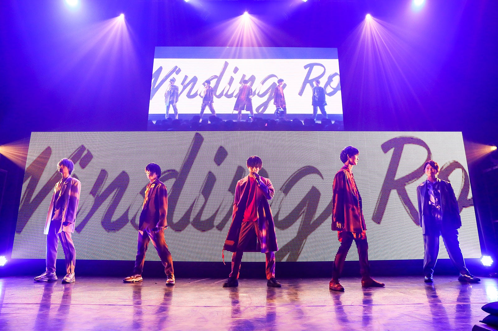 M!LK『7人7色～Winding Road～』（C）笹森健一、小坂茂雄