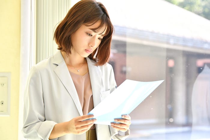 石原さとみ/『アンナチュラル』より(C)TBS