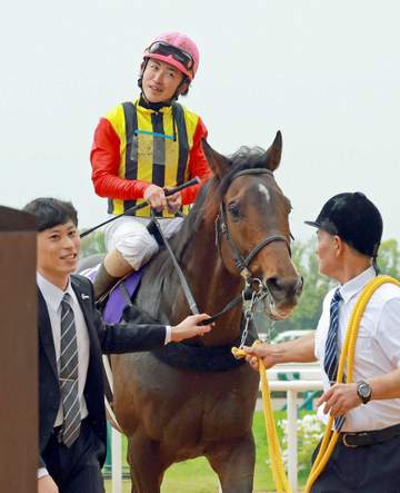 【天皇賞】ヴェルテンベルクあと一歩 単勝12番人気200倍超で激走 松若「もう少し細かいところでうまく乗れていたら」