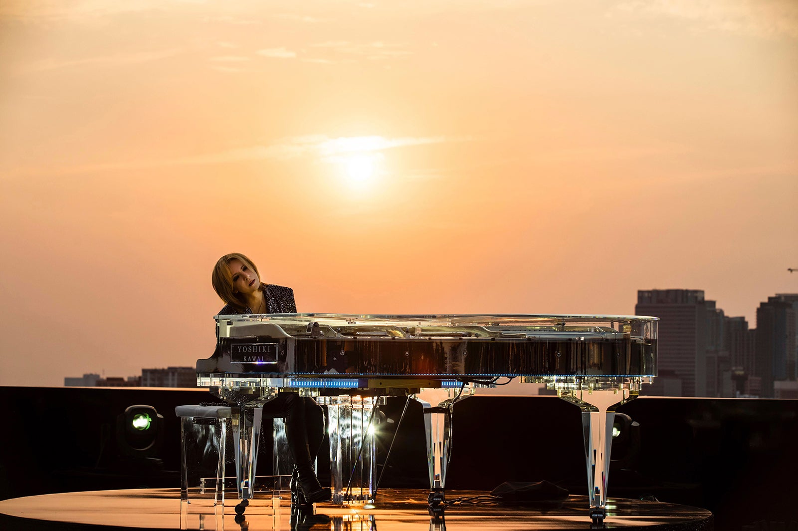 YOSHIKI、HYDE・SixTONESらコラボの全世界プロジェクト「YOSHIKI：UNDER THE SKY」劇場公開決定