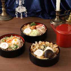 そば3枚セット 税込2,790円(C)青山剛昌/小学館・読売テレビ・TMS 1996