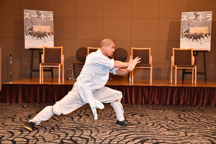 「sutra」パフォーマンスの様子