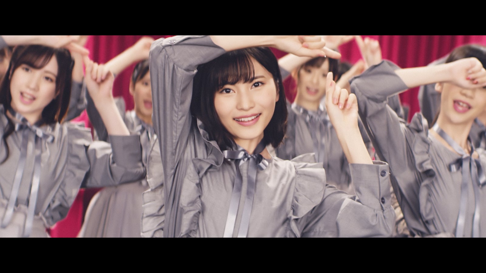 AKB48 AiKaBu選抜「夢へのプロセス」MVより（C）AKS／キングレコード