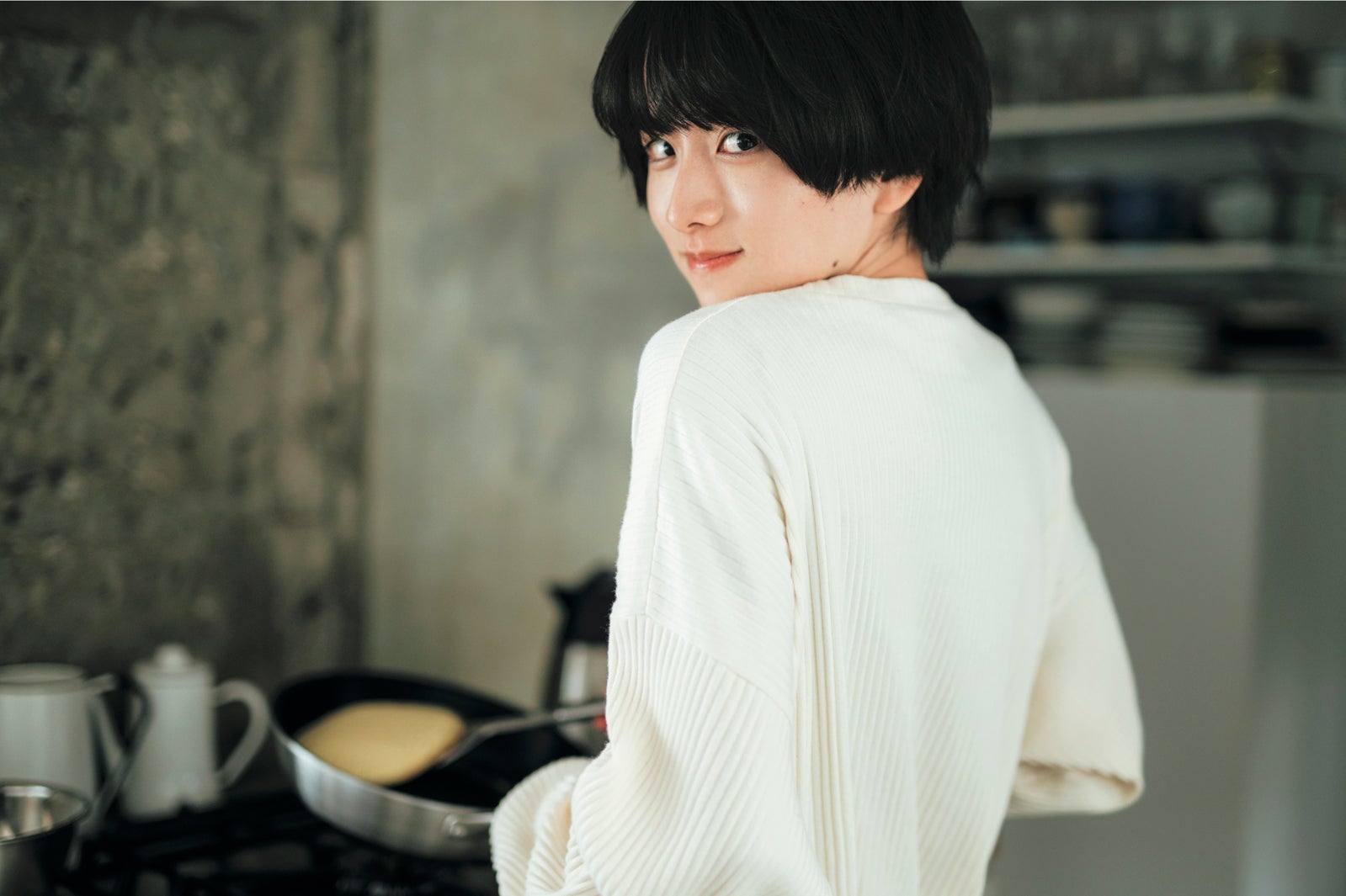 板垣李光人／新たに公開された「Interlude」収録カット（C）SDP