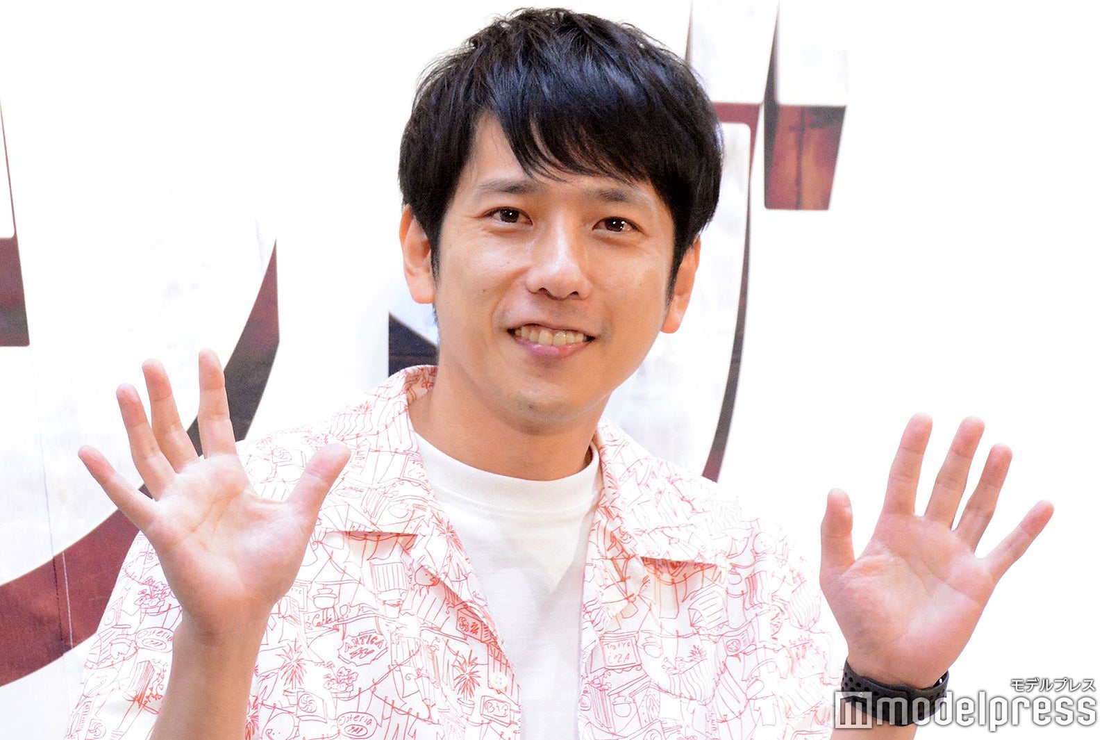 二宮和也、満島ひかりと日大にサプライズ登場　学生400人が歓喜＜TANG タング＞