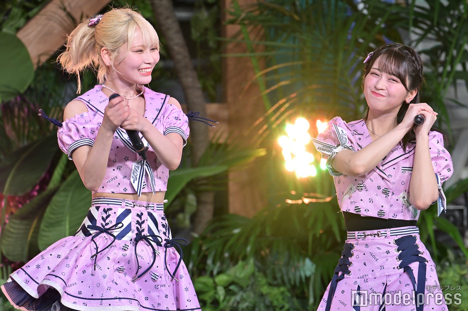 大場花菜、佐々木舞香（C）モデルプレス