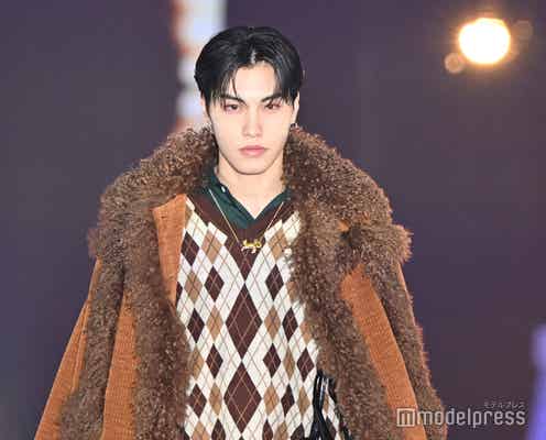OCTPATH西島蓮汰、ガルアワ初出演 ラメ入りデニムで存在感【GirlsAward 2024AW】
