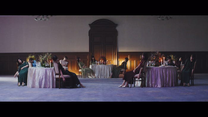 日向坂46「こんなに好きになっちゃっていいの?」MVより(提供写真)