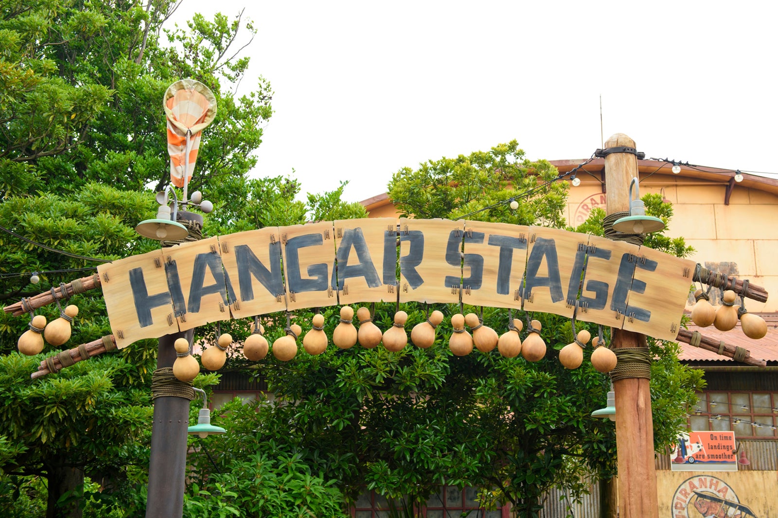 ハンガーステージ（C）Disney