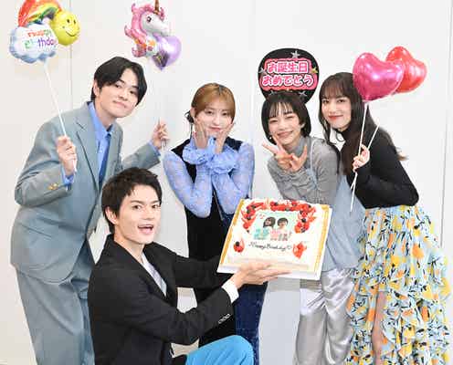 吉川愛&見上愛“ダブル愛ちゃん”バースデーサプライズに驚き 清原果耶ら共演者が祝福【マイダイアリー】
