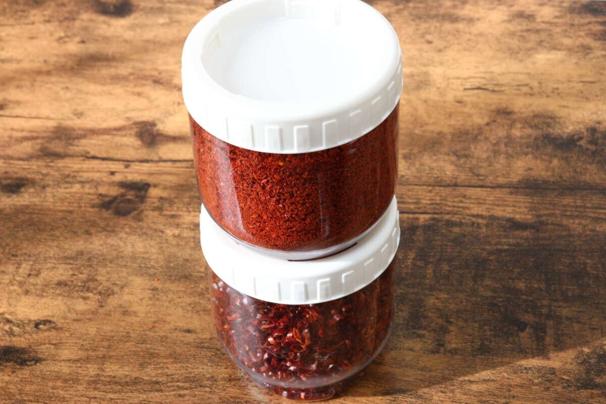 ダイソーの重ねられる保存容器　丸型を重ねる