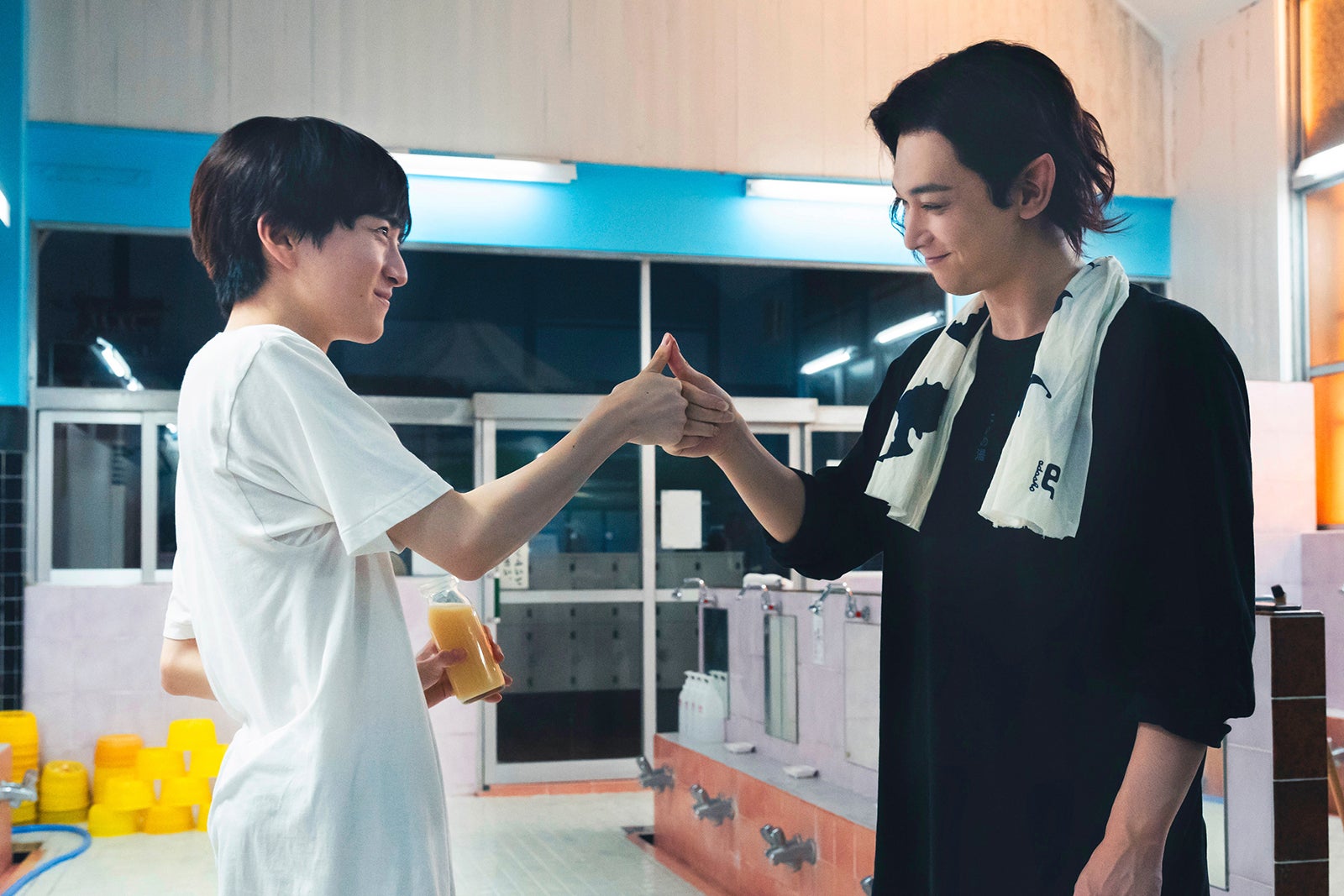 板垣李光人、吉沢亮「ババンババンバンバンパイア」（C）2025「ババンババンバンバンパイア」製作委員会（C）奥嶋ひろまさ（秋田書店）2022