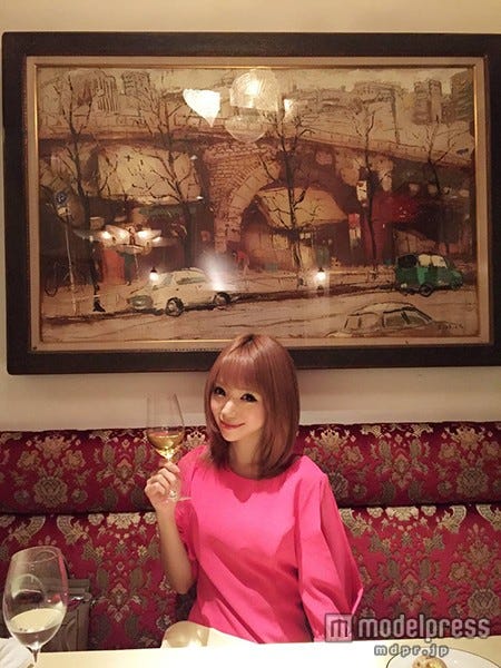 バースデー当日はフレンチディナーを堪能(画像提供:所属事務所)