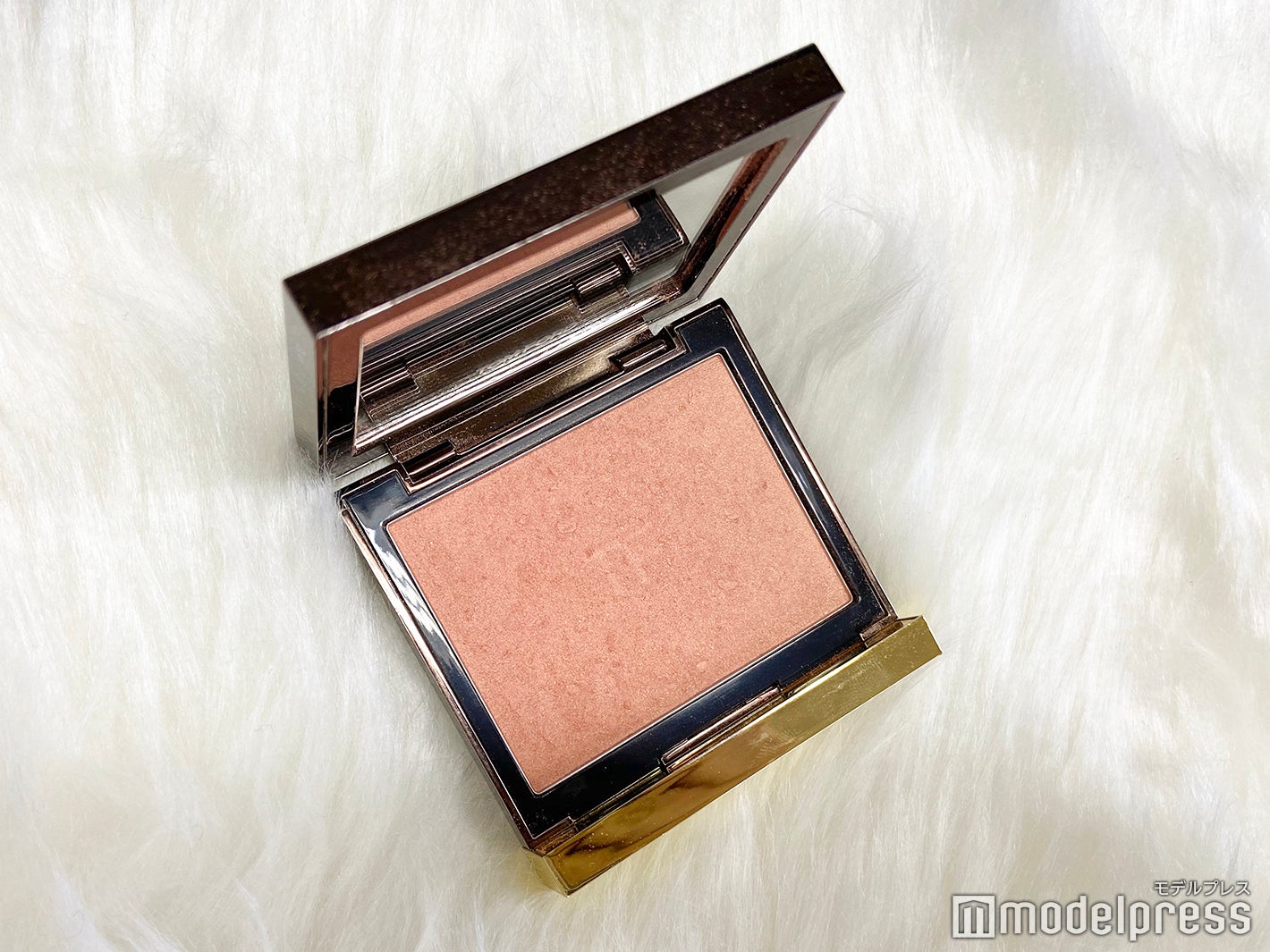 3回店舗に通って買ったというトムフォードのチーク（C）モデルプレス