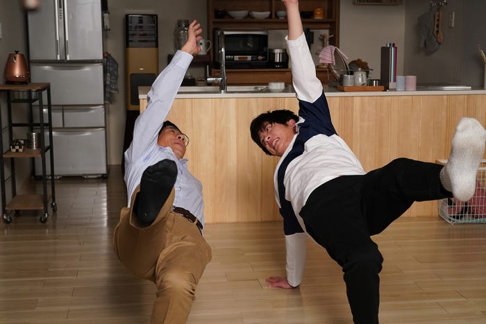 野間口徹、田中圭 (C)日本テレビ