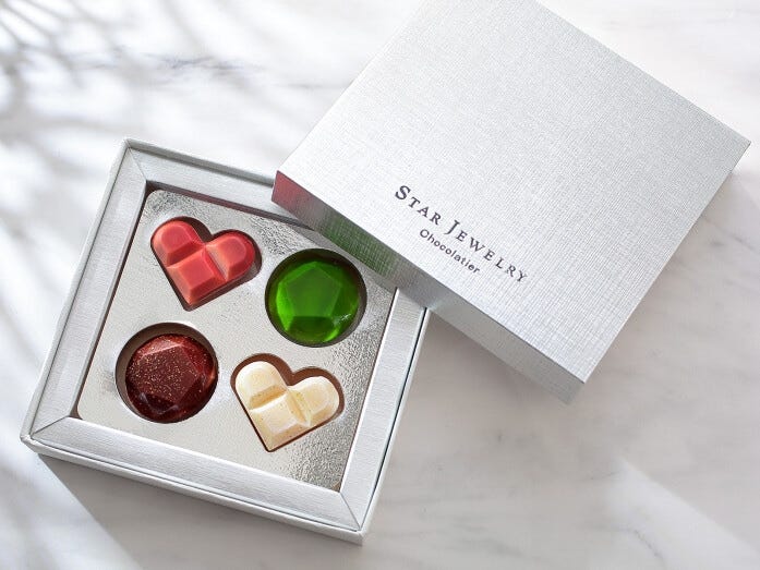 STAR JEWELRY CAFE & Chocolatier「ボンボンショコラセット（4種、税込1620円）」（提供画像）