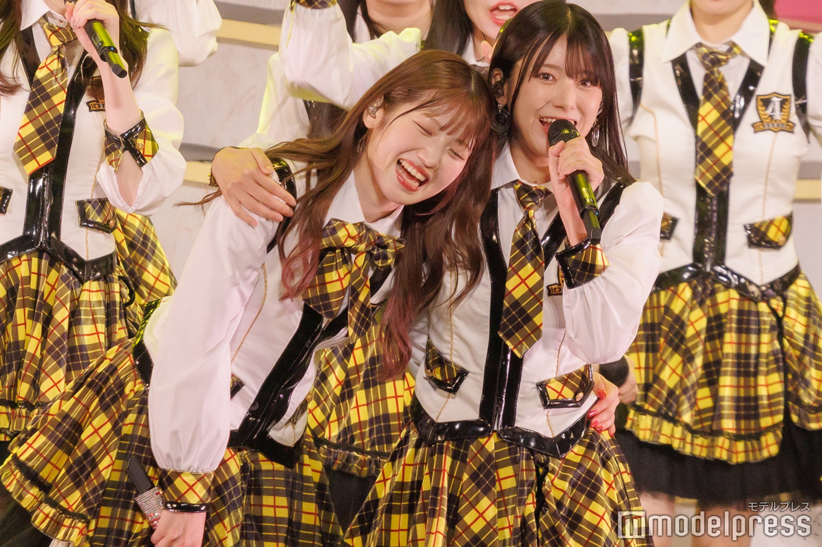 村山彩希、大西桃香（C）モデルプレス