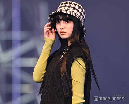 鶴嶋乃愛、オーバーサイズニットで“こなれ”カジュアル<TGC2020A/W ONLINE>