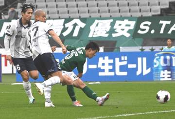 東京V、開幕12試合目で待望の初勝利 福岡下し最下位脱出 途中出場の松橋が後半30分にV弾 相馬監督就任4試合目で初白星