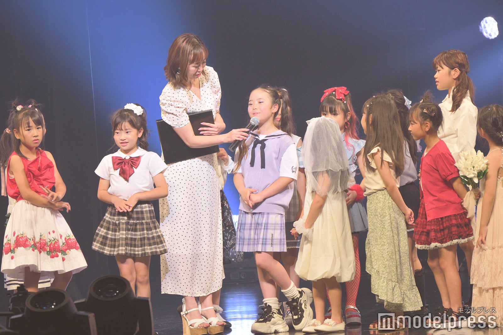 なんばHatchでのステージの様子（C）モデルプレス