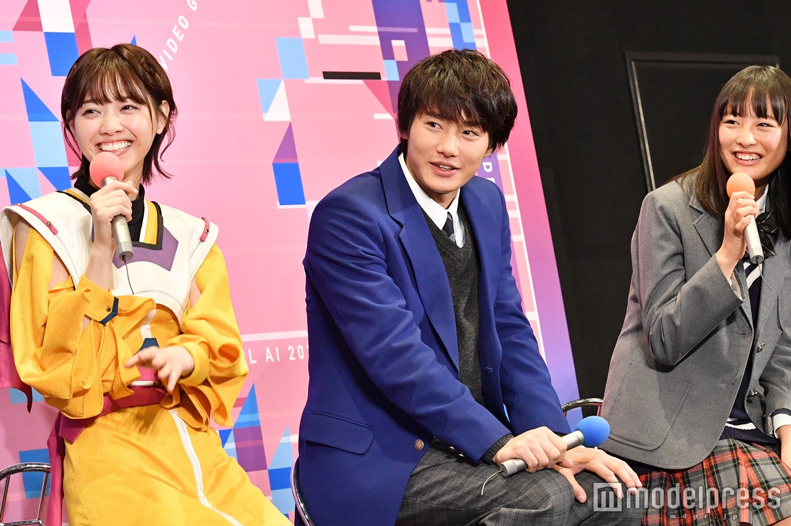 西野七瀬、野村周平、大友花恋（C）モデルプレス