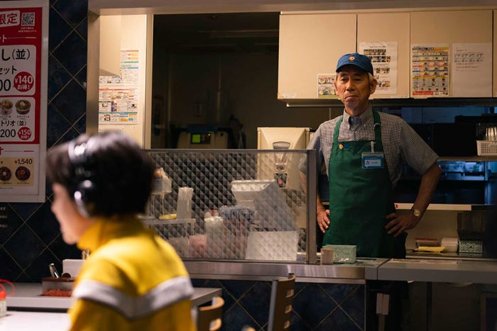 (左)伊藤万理華(C)「お耳に合いましたら。」製作委員会