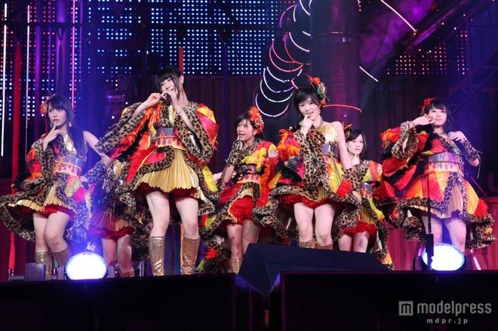 NMB48も大活躍/「AKB48 2013真夏のドームツアー~まだまだ、やらなきゃいけないことがある~」大阪公演2日目より(C)AKS