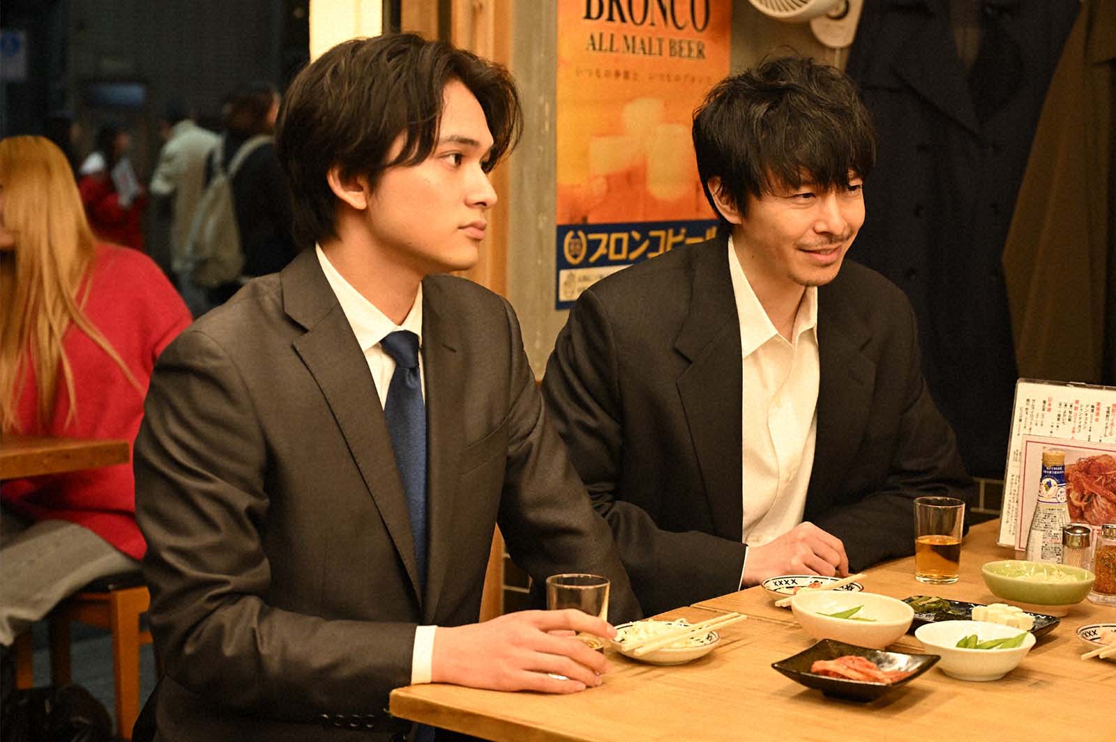 北村匠海、長谷川博己「アンチヒーロー」第1話より（C）TBS