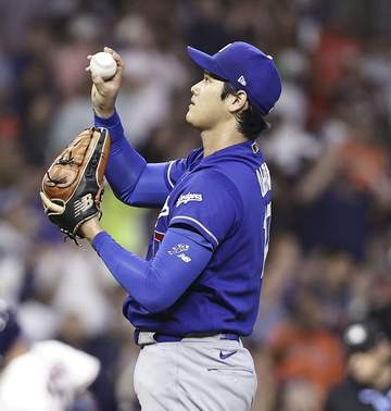 大谷翔平まさか捕逸で同点許して落胆 メジャー移籍後最速163.7キロをラッシングがサイン間違いか 解説「ちょっともったいないですね」