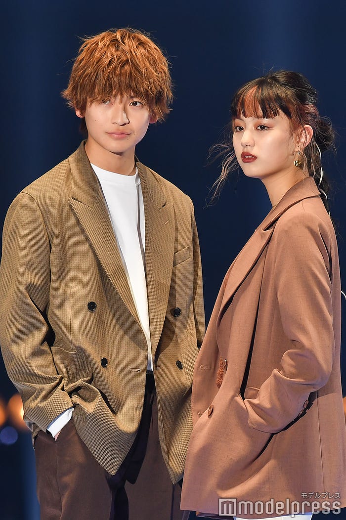 高橋文哉、鶴嶋乃愛(C)モデルプレス