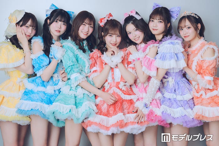 fav me(左から)瀬乃まりん、小野寺梓、丸山蘭奈、澪川舞香、中本こまり、阿部かれん、川岸瑠那(C)モデルプレス