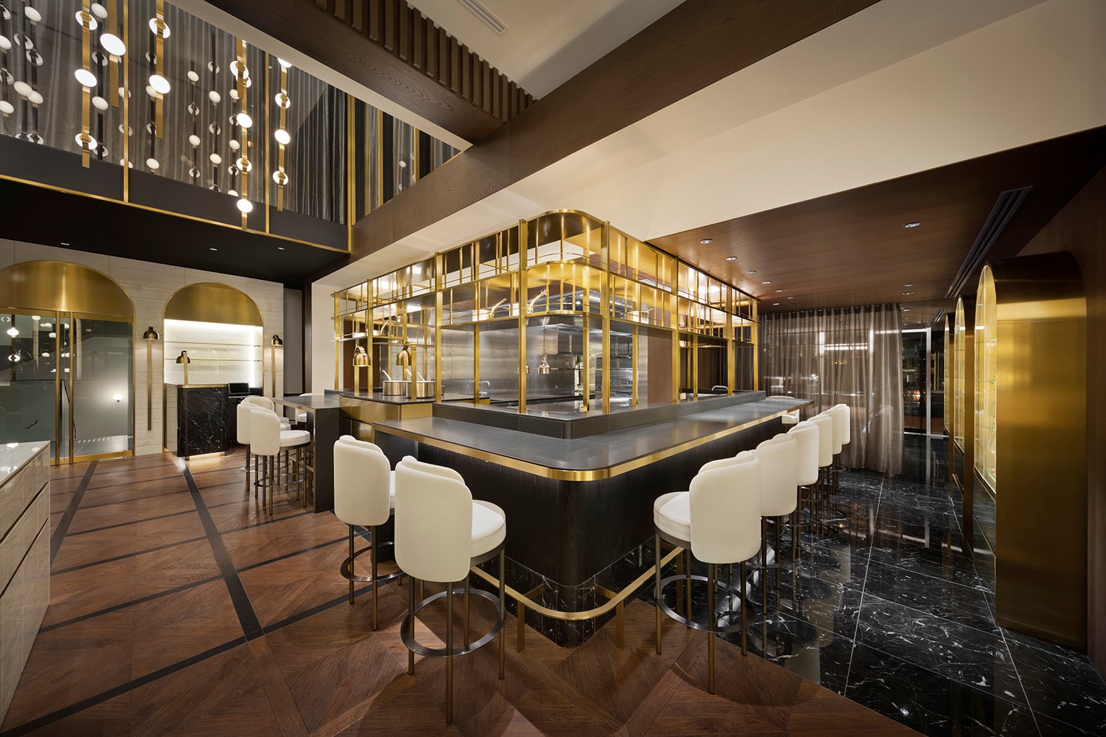 レストラン／photo Takumi Ota