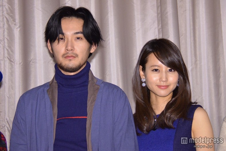 （左より）松田龍平、堀北真希