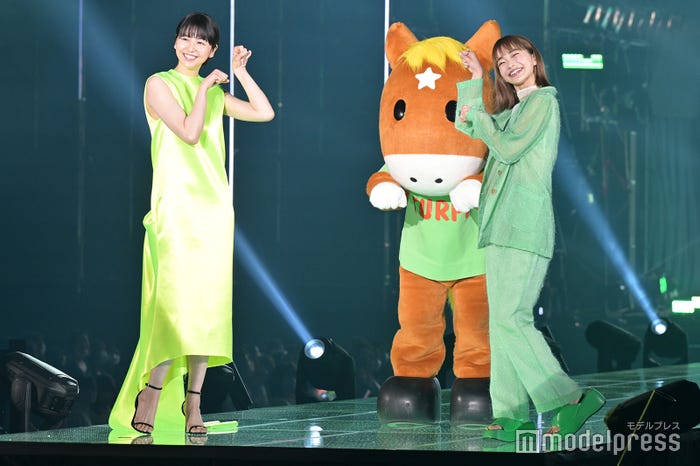 長澤まさみ、見上愛/マイナビ TGC 2023 S/S」より(C)モデルプレス