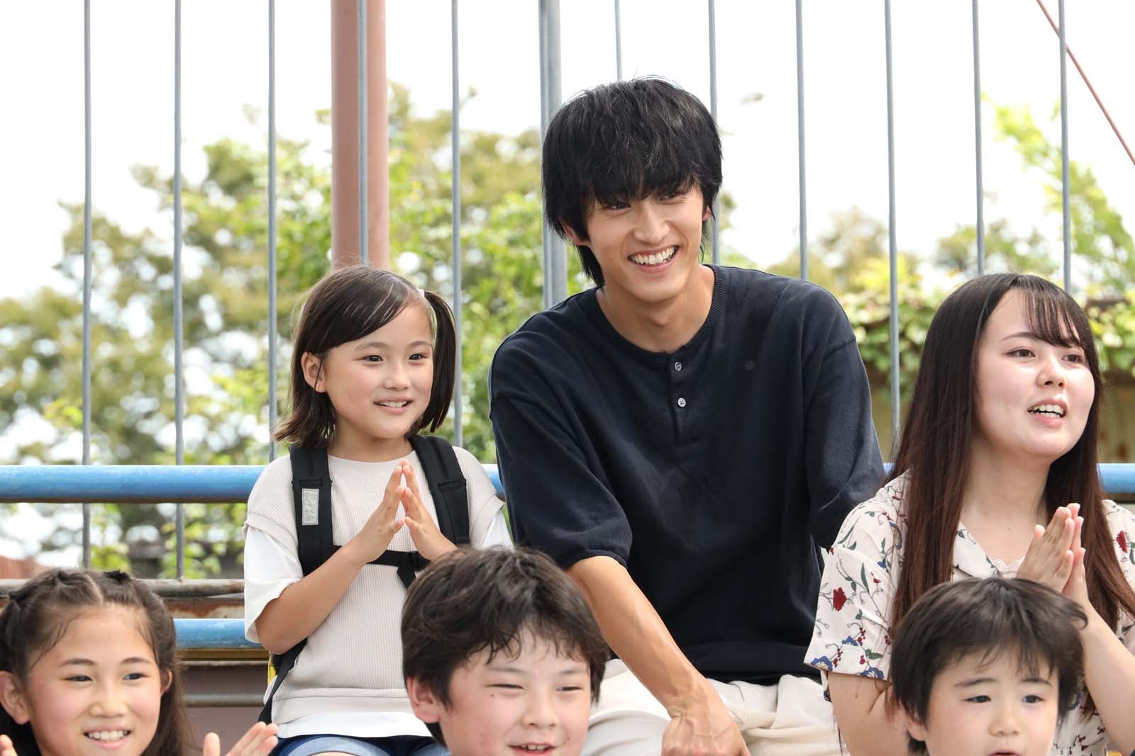 宮崎莉里沙、杉野遥亮「ばらかもん」第9話より（C）フジテレビ