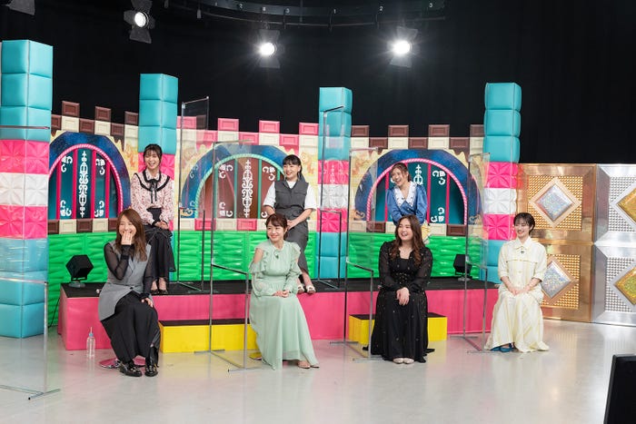 (前段左から)鞘師里保、中村静香、箭内夢菜、奥山かずさ(後段左から)工藤美桜、野呂佳代、西野未姫 (C)テレビ朝日