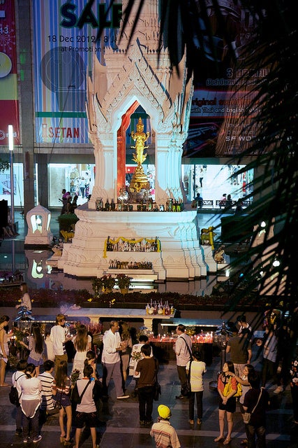 タイ、バンコク「トリムルティの祠」／Photo　by Kobetsai