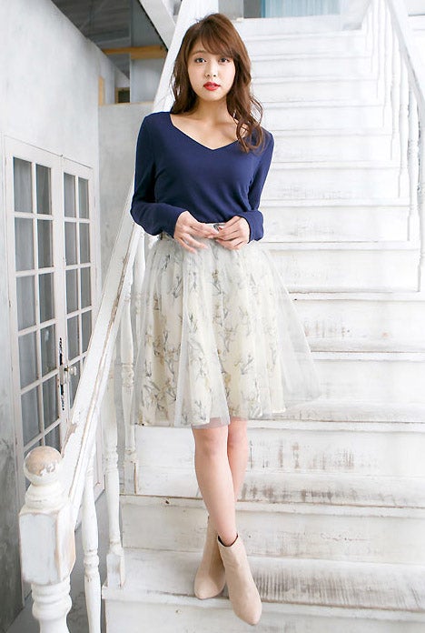 チュール×フラワープリント生地ミディアム丈フレアスカート「神戸レタス」2790円（税込）／画像提供：神戸レタス