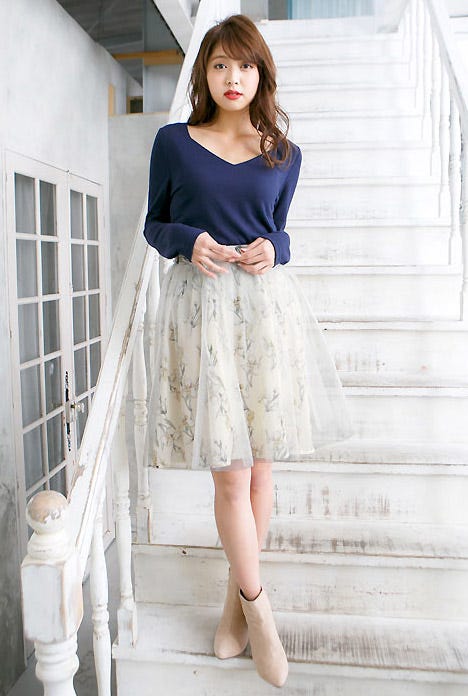 チュール×フラワープリント生地ミディアム丈フレアスカート「神戸レタス」2790円(税込)/画像提供:神戸レタス