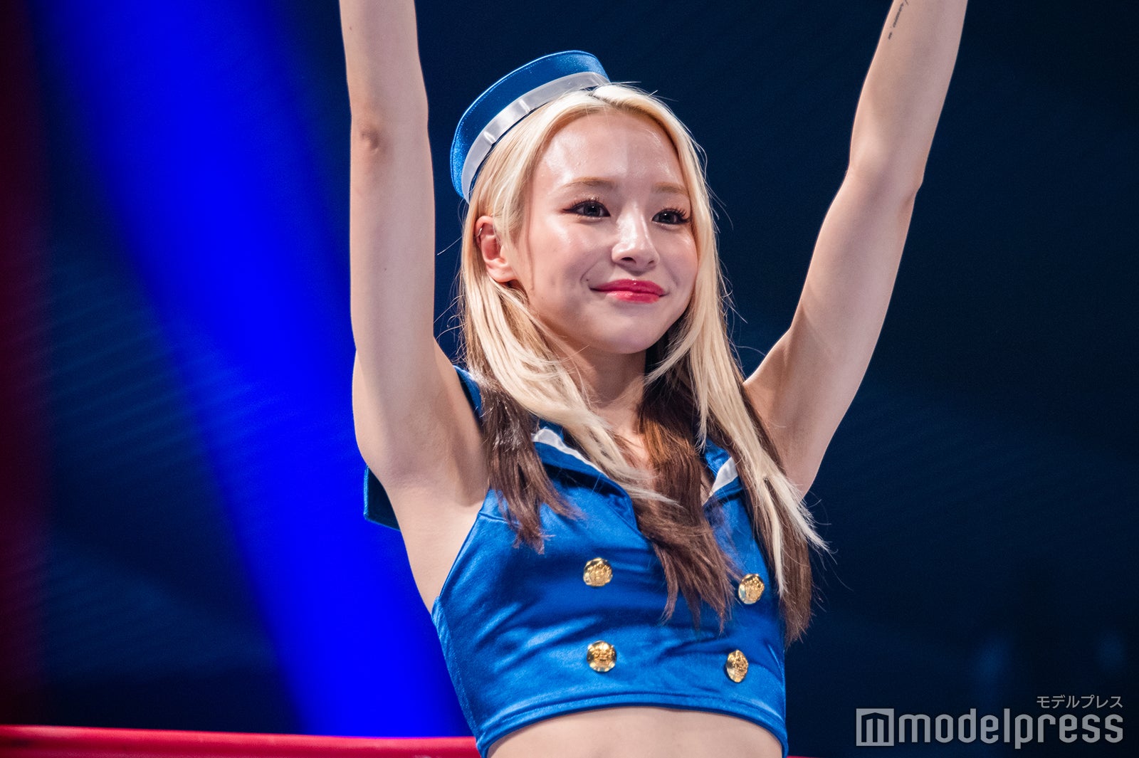 「ラヴ上等」Baby（鈴木ユリア）、初ラウンドガールで会場沸かす 抜群スタイル披露「光栄です」