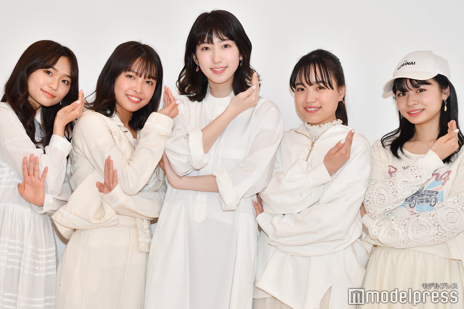橋本乃依、寺本莉緒、日比美思、伊藤千由李、莉子（C）モデルプレス
