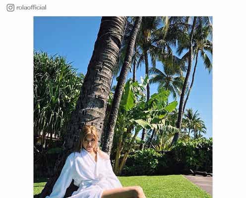 ローラ、バスローブで美脚披露「たまらない」「神々しい」と反響