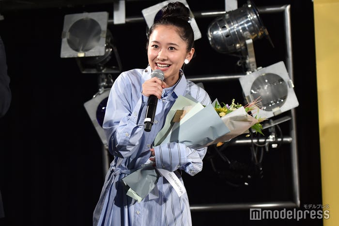 サプライズで駆けつけた堀田真由 (C)モデルプレス