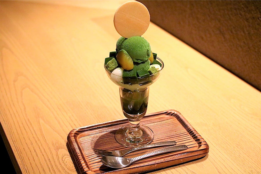 林屋新兵衛「濃茶パフェ」（1,620円）