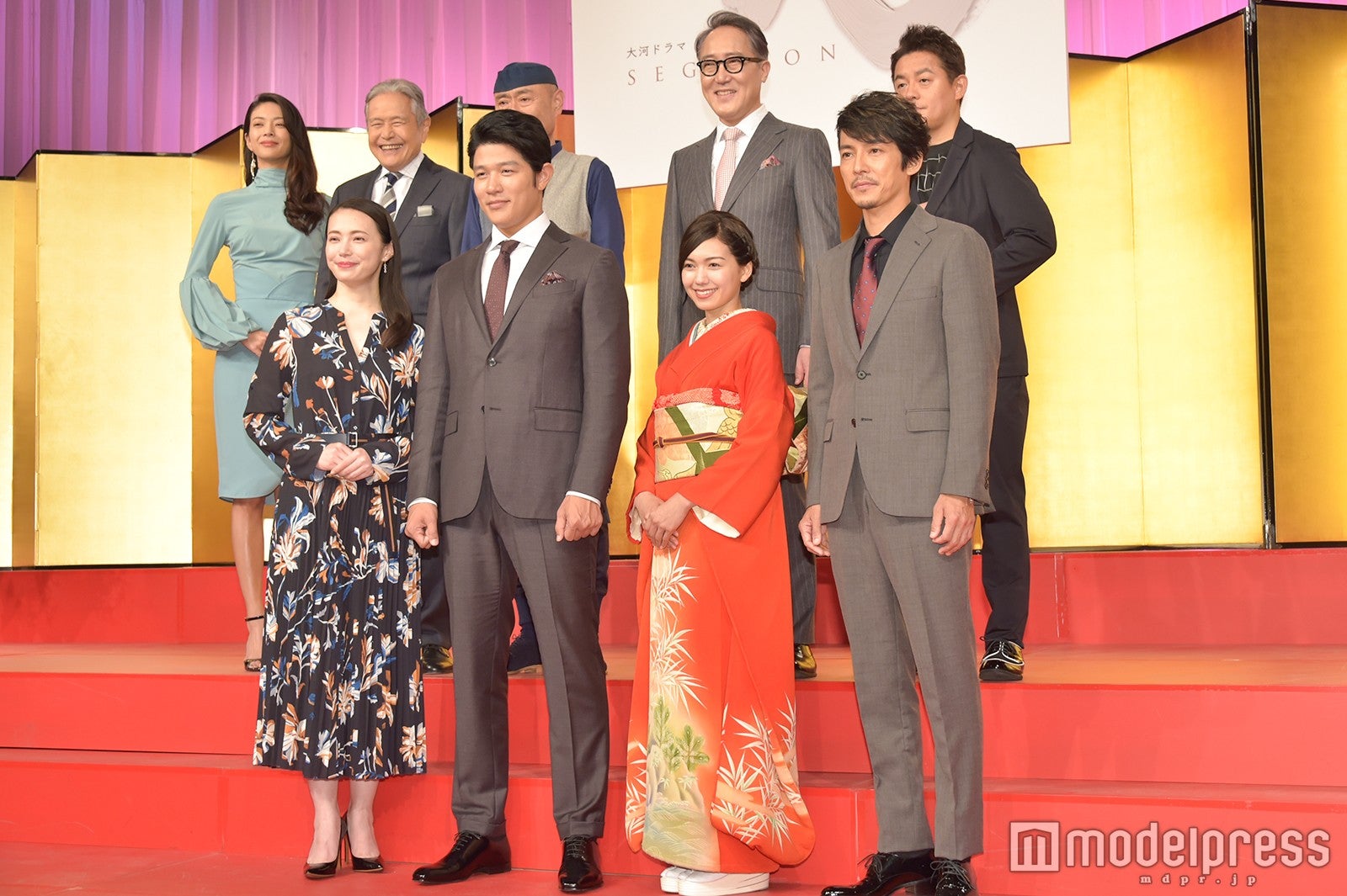 前列左から：ミムラ、鈴木亮平、二階堂ふみ、藤木直人／後列左から：田中道子、竜雷太、伊武雅刀、佐野史郎、井戸田潤 （C）モデルプレス