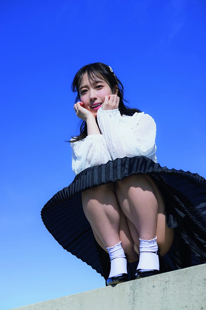 小湊よつ葉/フルヌード2nd写真集「花笑み」より(C)青山裕企/講談社